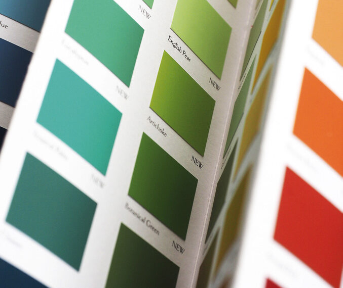 Открытый каталог палитры красок DESIGNER'S PAINTS, представляющий разнообразие оттенков для выбора идеального цвета.